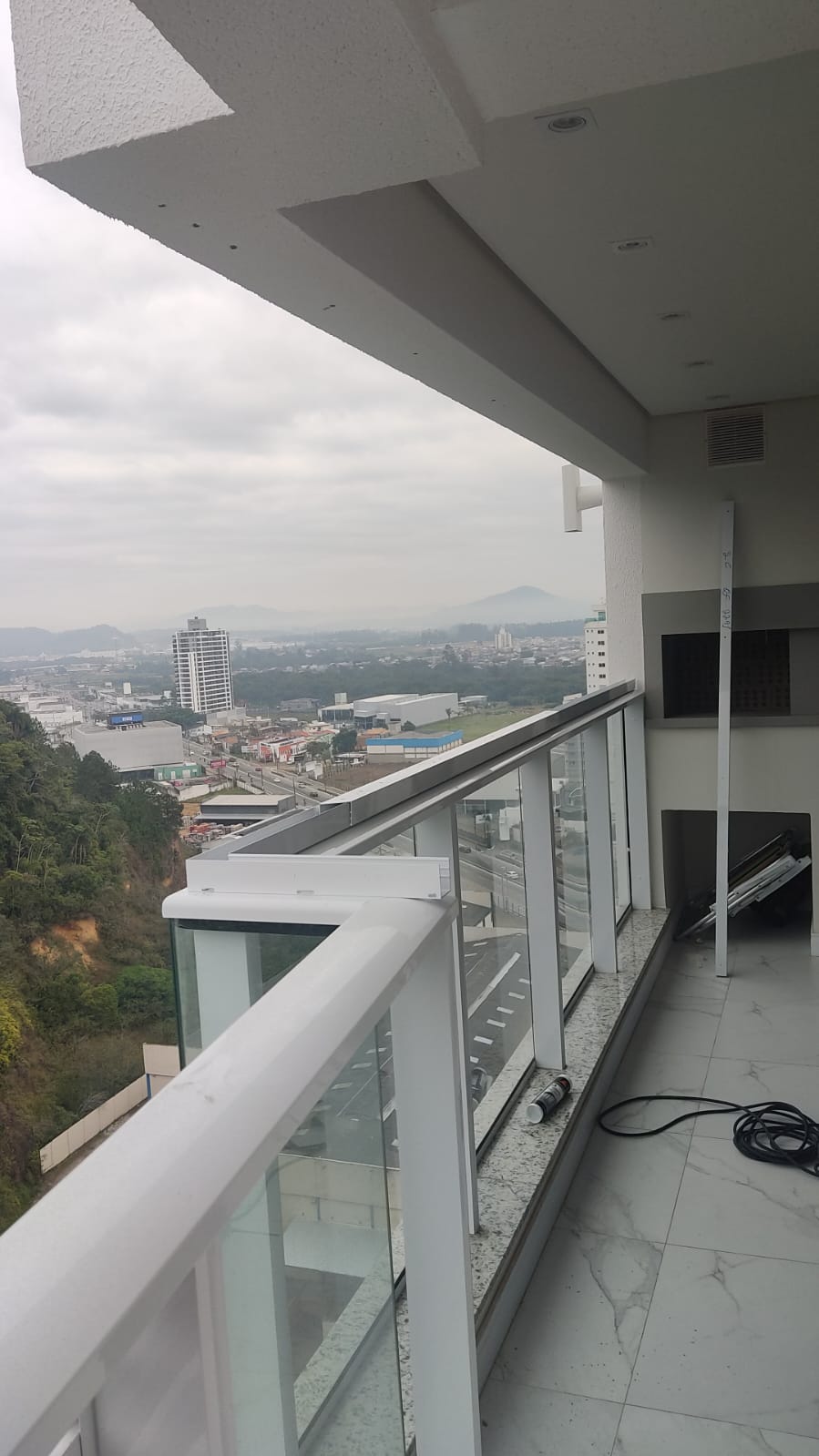 Cobertura em policarbonato para área gourmet no litoral de SC
